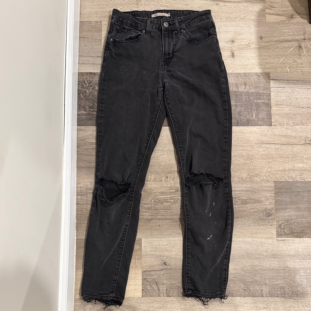 Black Distressed Women's Levis Jeans